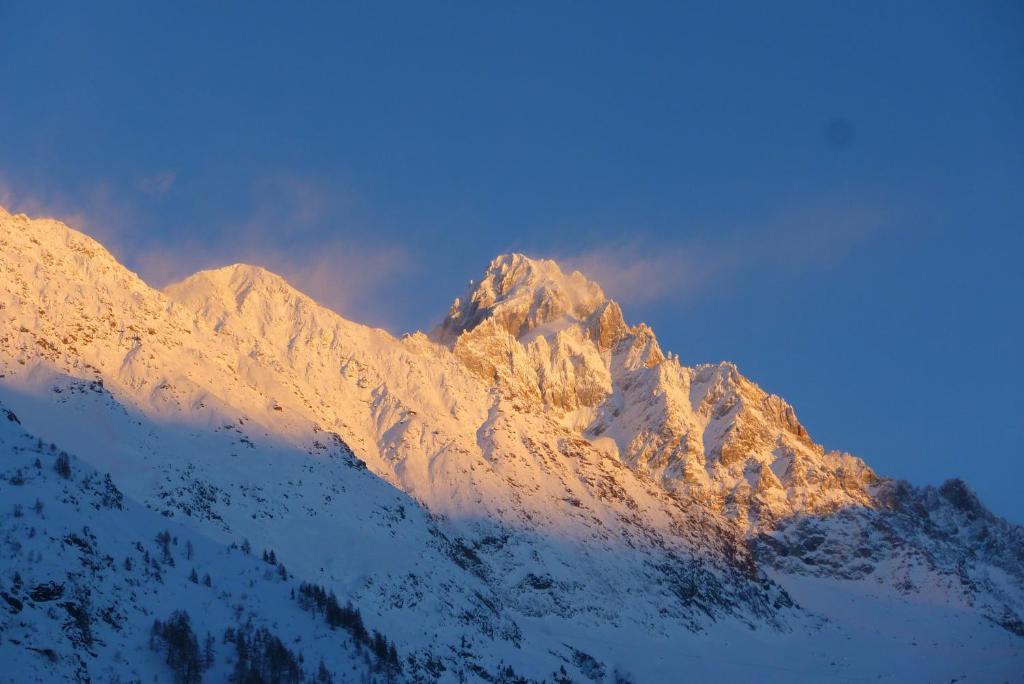 Hotel Restaurant La Couronne Chamonix Mont Blanc Exterior foto