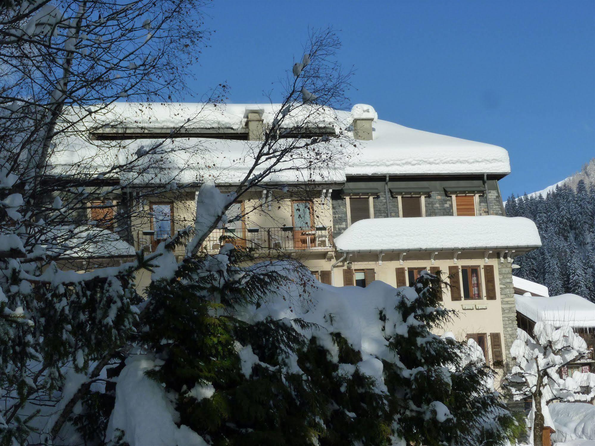 Hotel Restaurant La Couronne Chamonix Mont Blanc Exterior foto